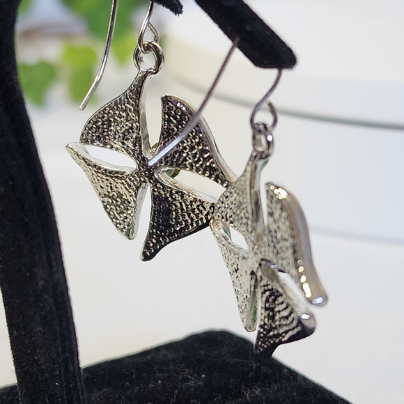 Silver Green Enamel Clover Drop Earrings New - Picture 4 of 6